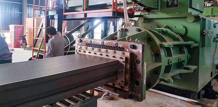 Tuğla Yapım Makinesi Orta Ölçekli Çift Kademeli Vakumlu Ekstrüder, Kil Tuğla ve Kiremit İçin 1