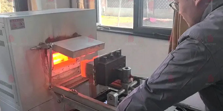 Yüksek sıcaklığa dayanıklı ve yüksek kaliteli, dayanıklı ve düşük enerji maliyetine sahip yangın geçirmez tuğlalar 2